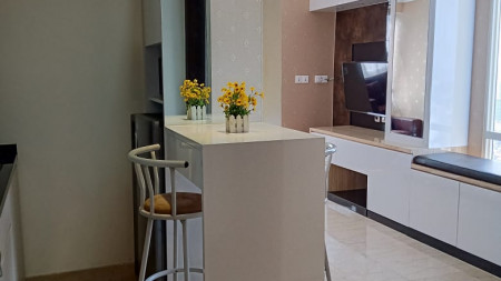 Apartemen 1 BR, bagus, semi furnish dan siap huni di Menteng Park *0021-JELMAR*