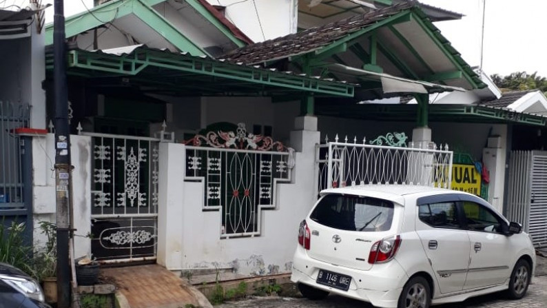 Rumah asri, rapih dan terawat *0024-JEL*