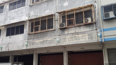 Ruko GANDENG 2, siap pakai, lokasi ramai akses mudah *0032-JEL*