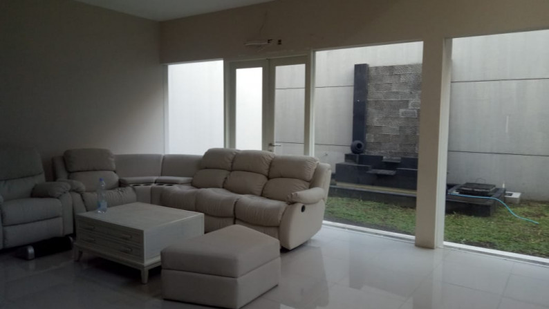 Rumah dijual atau disewakan Royal Residence