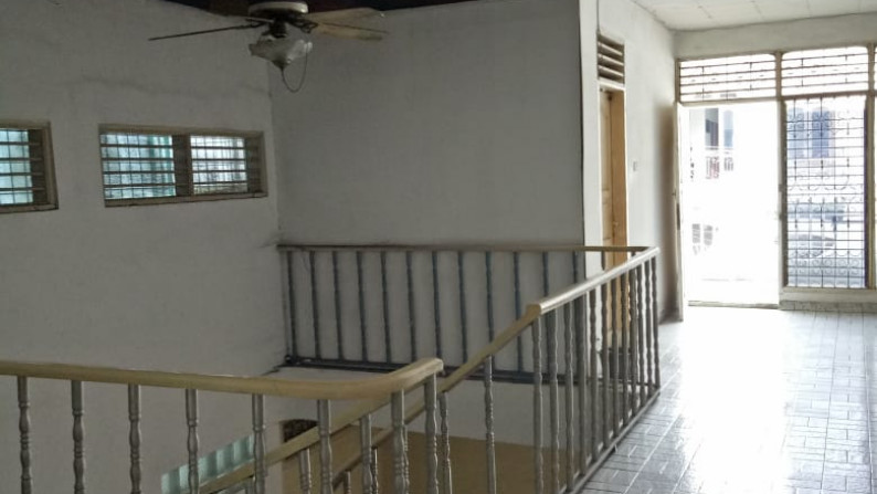 Dijual cepat rumah kost di Tanjung Duren, Jakarta Barat