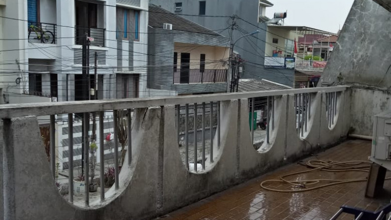 Dijual cepat rumah kost di Tanjung Duren, Jakarta Barat