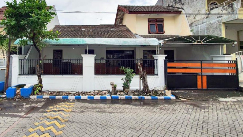 Rumah di Pandugo Baru, Bagus + Terawat, Row Jalan Lebar + Paving, Cocok untuk Usaha, Rumah Tinggal / Kantor, Siap Huni - HK -