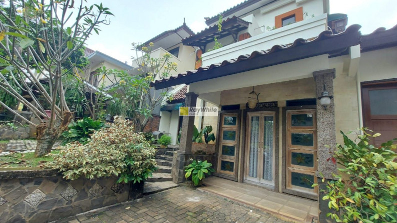 Rumah Etnik Balinese Style Dalam Komplek Bali View Di Cirendeu