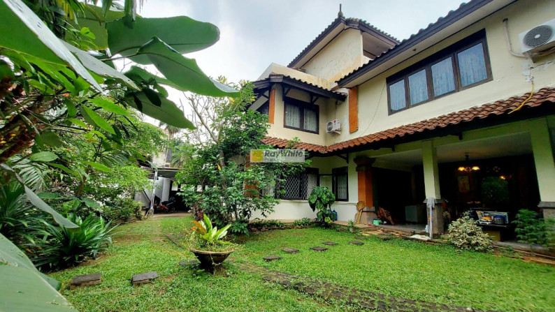 Rumah Etnik Balinese Style Dalam Komplek Bali View Di Cirendeu