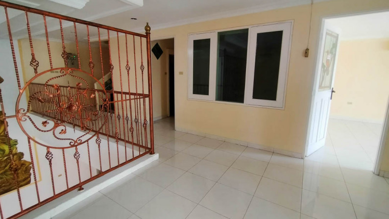 Rumah Janur Indah, Kelapa Gading, Luas 323m2