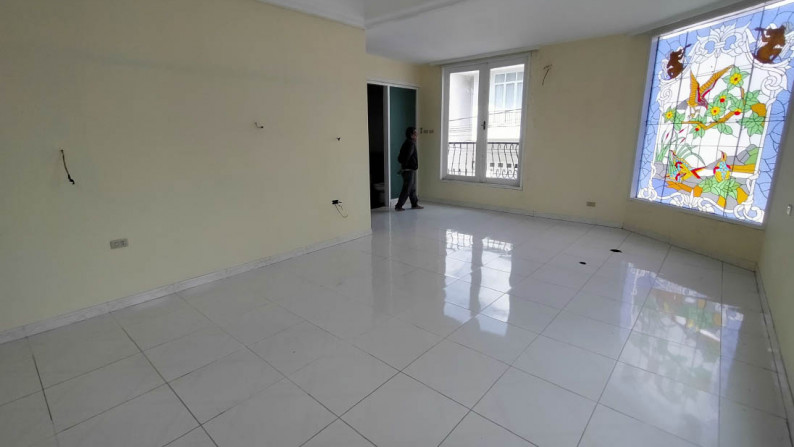 Rumah Janur Indah, Kelapa Gading, Luas 323m2