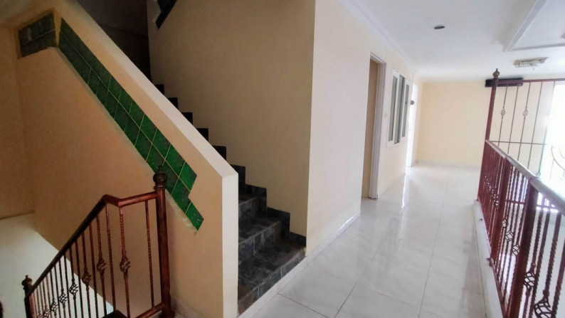 Rumah Janur Indah, Kelapa Gading, Luas 323m2