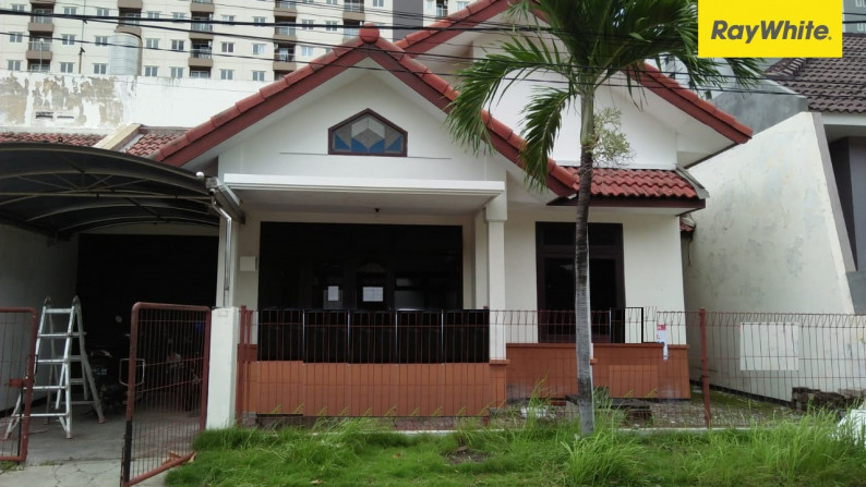 Dijual/Disewakan Rumah 1,5 lantai di Villa Kalijudan, Surabaya