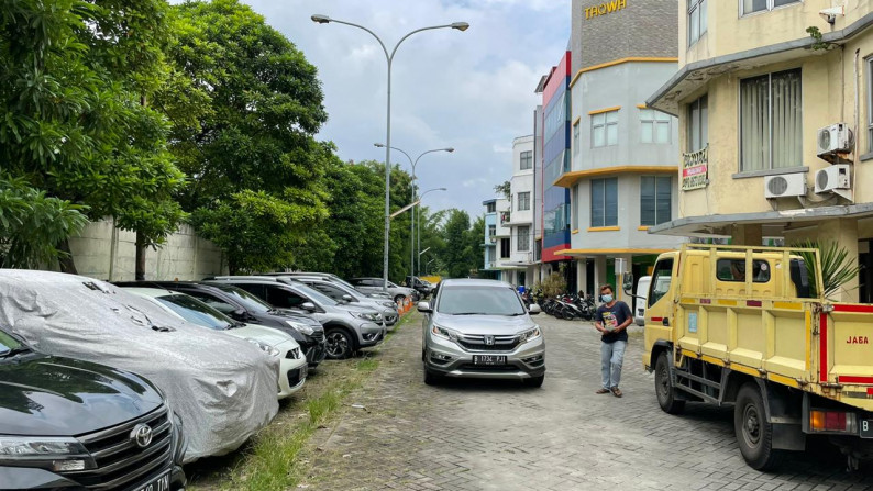 RUKO MATRAMAN 3,5 LANTAI LOKASI STRATEGIS PARKIR BANYAK SIAP PAKAI