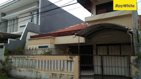 Dijual Rumah 1,5 lantai di Jalan Karang Empat, Surabaya