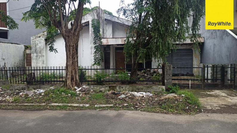 Dijual Rumah Hitung Tanah di Jalan Jemursari Selatan, Surabaya