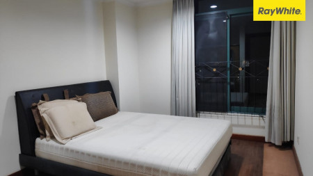 Disewakan Semi Furnish Kondominium Graha Family, Surabaya