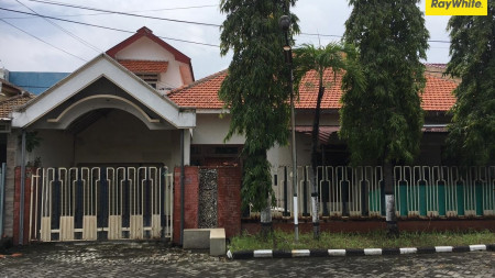 Dijual Rumah 1,5 lantai di Jalan Dukuh Kupang, Surabaya