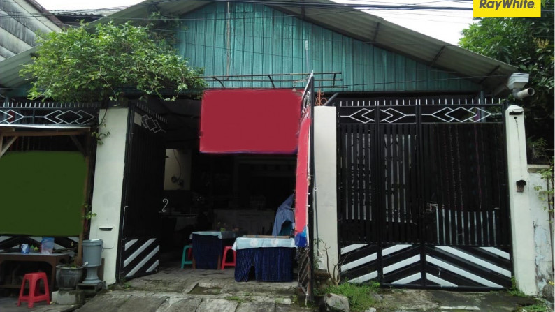 Dijual Rumah 2 lantai di Jalan Rembang Selatan, Surabaya