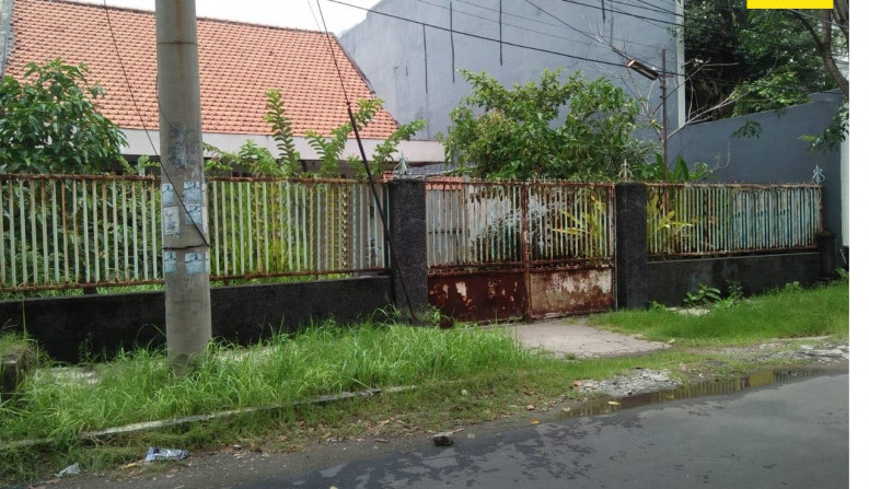 Dijual Rumah Hitung Tanah SHM di Jl Kahuripan, Surabaya Pusat