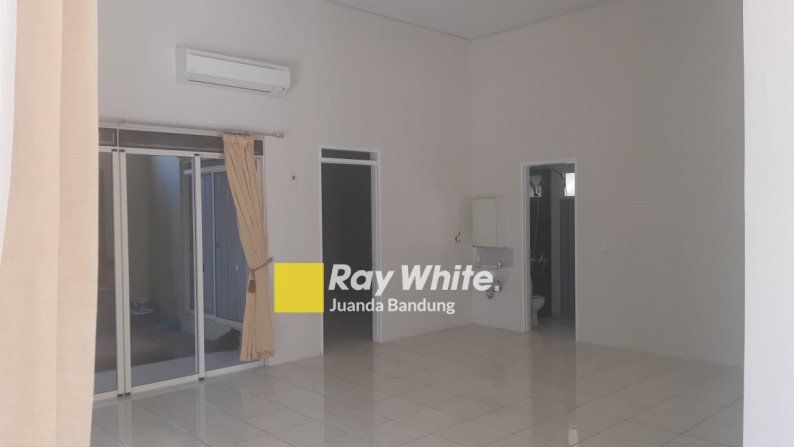 Rumah 1.5 Lantai Kota Baru Parahyangan