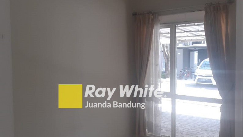 Rumah 1.5 Lantai Kota Baru Parahyangan