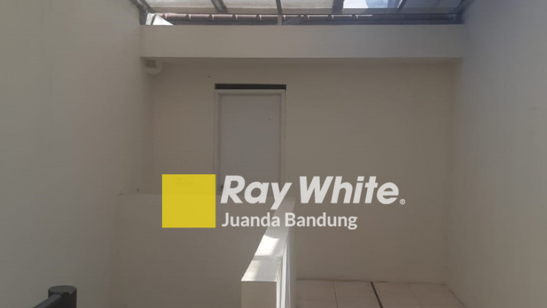 Rumah 1.5 Lantai Kota Baru Parahyangan