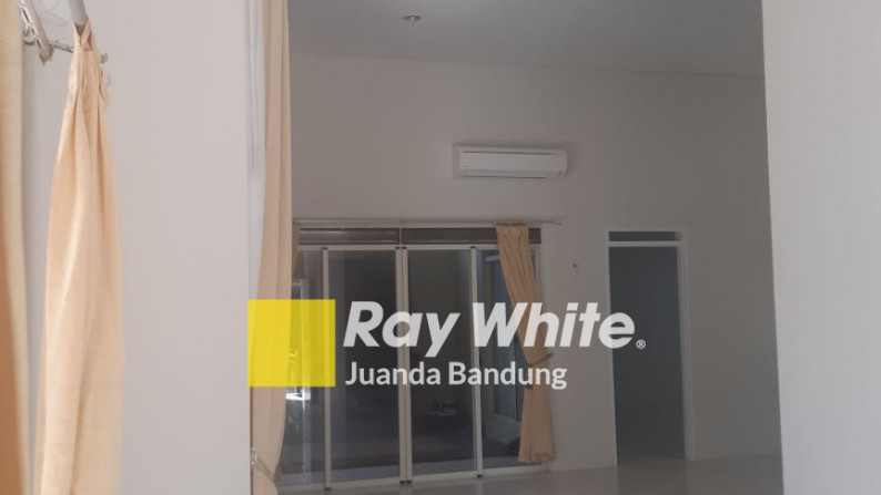 Rumah 1.5 Lantai Kota Baru Parahyangan