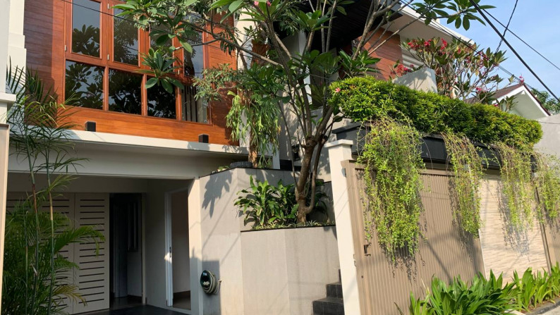 Dijual Rumah Jl. Sambas 9 No 1A-1B