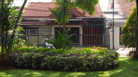 Dijual/Disewakan Rumah di Jl Raya Sukomanunggal Jaya, Surabaya