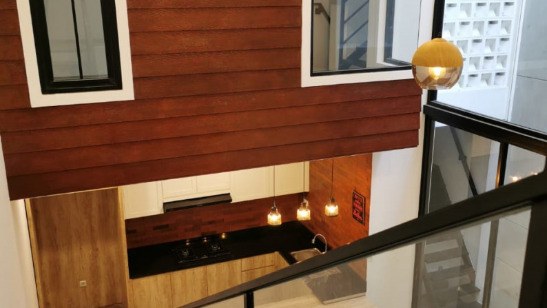 Rumah Bagus 2 lt Dijual di Taman Mutiara Laguna, Pakuwon City