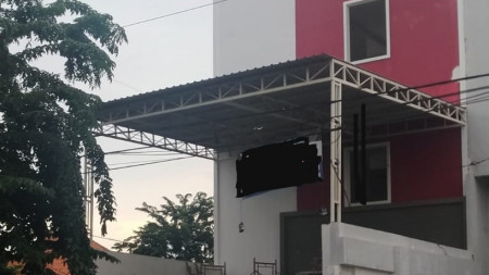 Rumah usaha Dijual di Raya Simokerto, Surabaya