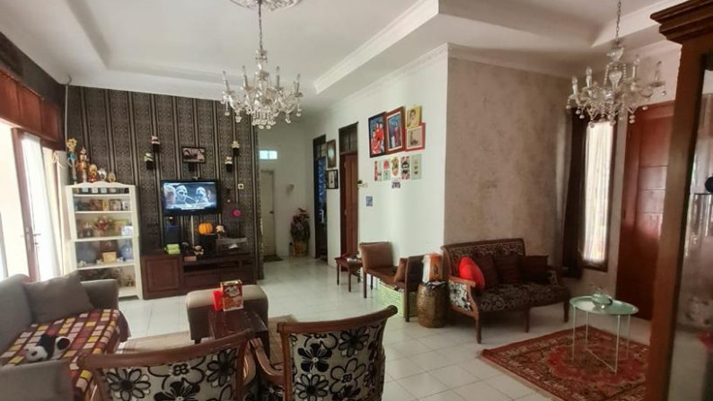 Rumah Siap Huni, Halaman Luas dan Strategis @Graha Bintaro, Gretta