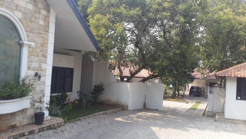 DIJUAL RUMAH JL BUNGA KAMBOJA  JAKARTA SELATAN