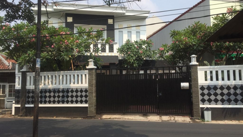 DIJUAL RUMAH JL PASO RAYA JAKARTA SELATAN