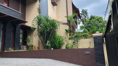 DIJUAL RUMAH KOMPLEK LEBAK LESTARI JAKARTA SELATAN