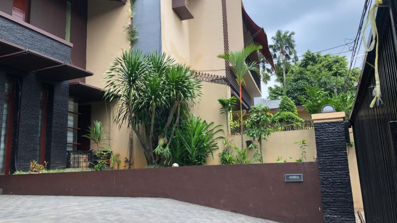 DIJUAL RUMAH KOMPLEK LEBAK LESTARI JAKARTA SELATAN