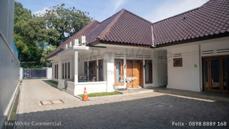 Rumah Menteng Renovasi Bagus Strategis Segitiga Emas Jakarta