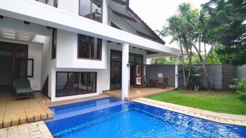 disewa minimal 1 tahun rumah besar di taman giri loka bsd city, hanya 350jt-an, strategis, siap huni