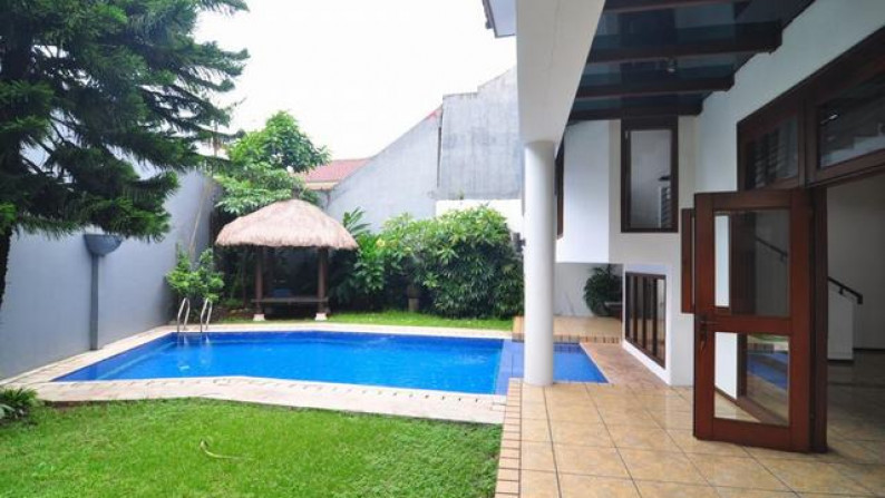 disewa minimal 1 tahun rumah besar di taman giri loka bsd city, hanya 350jt-an, strategis, siap huni