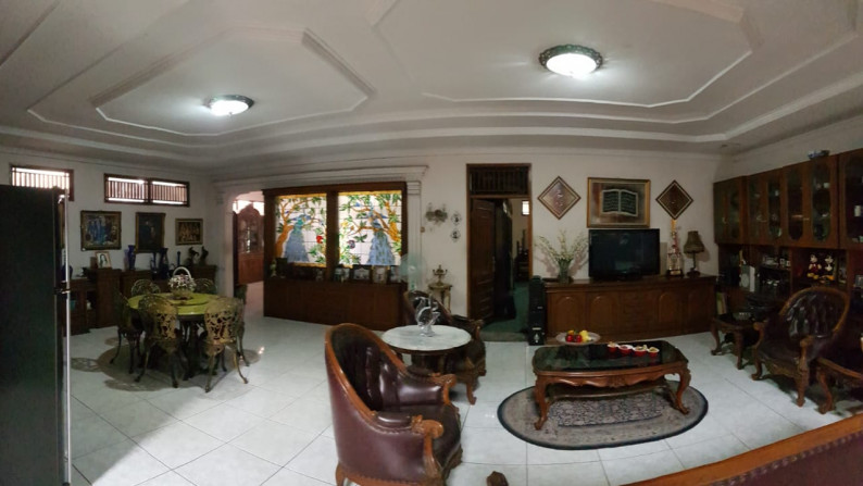 Rumah mewah dan nyaman di tebet