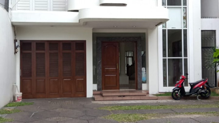 Rumah bagus mewah dan luas di kemang