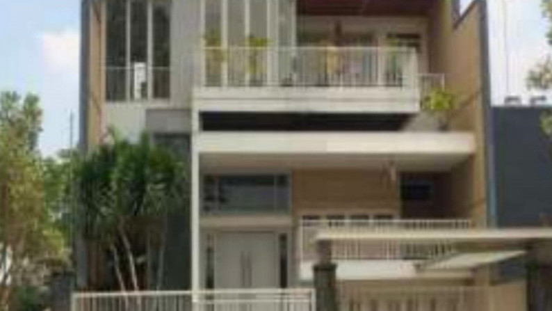 Jual Rumah 3 lantai di Bukit Golf Internasional, Surabaya Barat