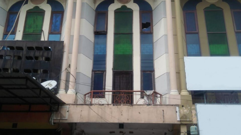 Ruko 3 lantai Dijual di Jl Raya Putro Agung Timur, Surabaya