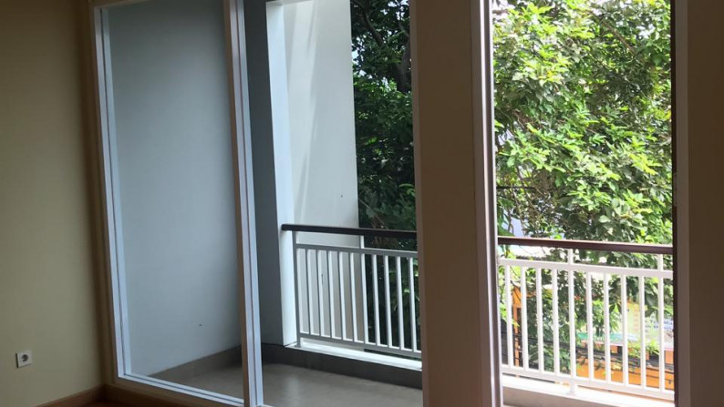 DIJUAL RUMAH  JL KEMUNING JAKARTA SELATN