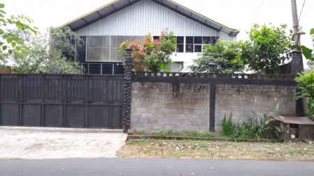 GUDANG SIAP PAKAI, DAN RUMAH TINGGAL DI JL MAGELANG KM 13, CATURHARJO, SLEMAN