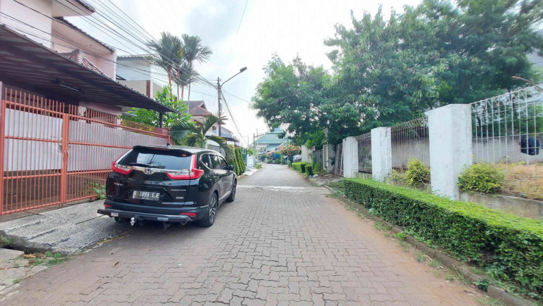 RUMAH DI LEBAK LESTARI INDAH RESIDENCE, LEBAK BULUS, BISA SEWA BUAT KANTOR, DEKAT MRT LEBAK BULUS