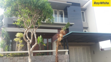 Dijual Rumah di Waterfront Citraland, Surabaya