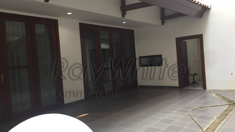 Rumah Mewah Jl. Kintamani Kuningan 300m2 Siap Pakai