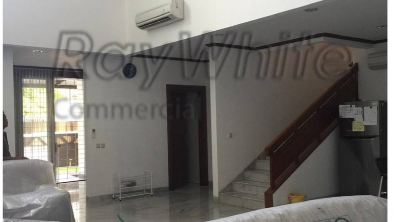 Rumah Mewah Jl. Kintamani Kuningan 300m2 Siap Pakai