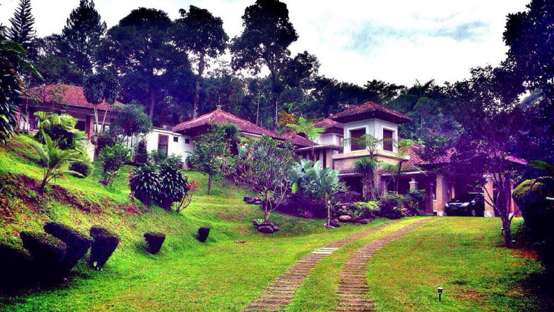 Rumah Villa Lokasi Strategis di Puncak, Desa Gadog, Cipayung