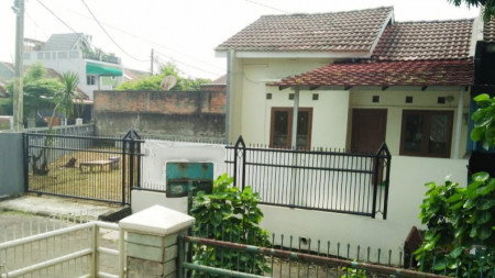 Dijual Rumah Bagus Di Villa Dago, Cluster Alam Asri, Pamulang Tangerang Selatan