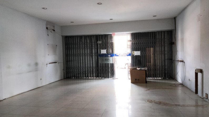 Ruko 3 Lantai di RingRoad utara depan Hartono Mall Depok Sleman Yogyakarta