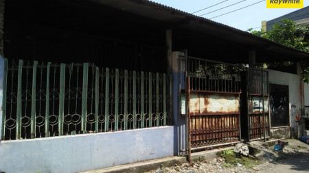 Dijual Rumah Pusat Kota di Jalan Demak Jaya, Surabaya